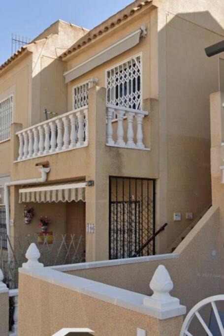 Bungalow Avec Piscine Torrevieja Dış mekan fotoğraf