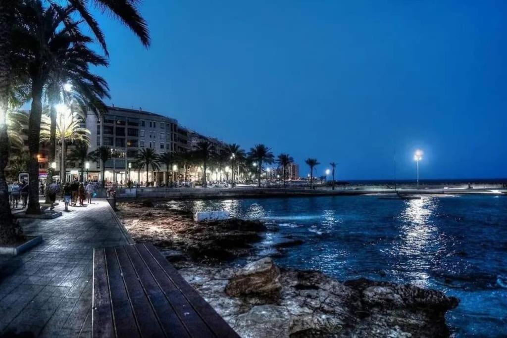Bungalow Avec Piscine Torrevieja Dış mekan fotoğraf